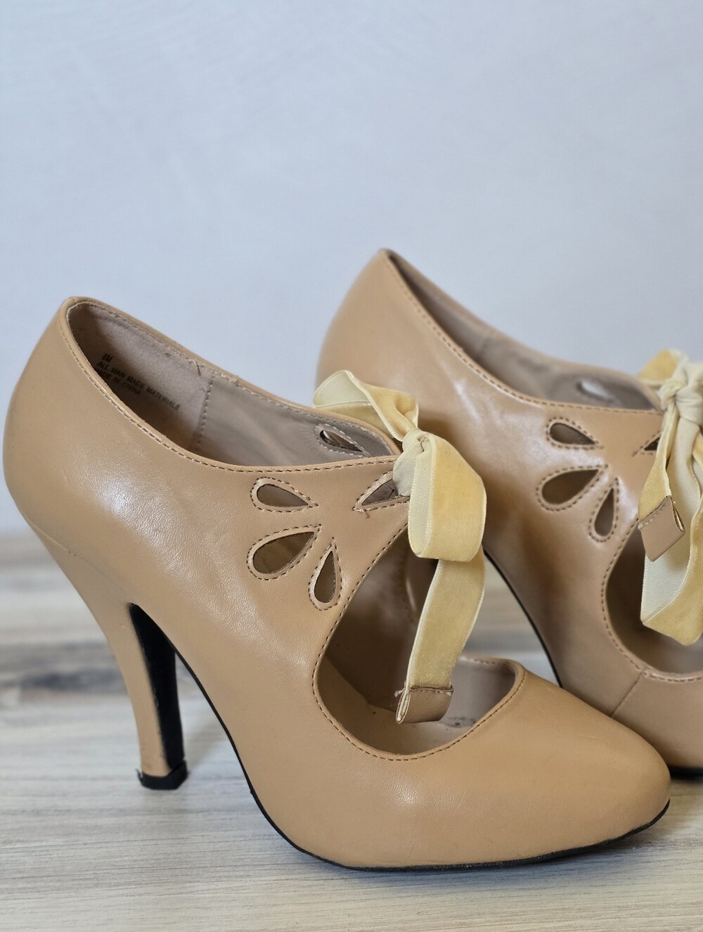 Mojo Moxy Tan Cutout Dress Pumps with Pale Yellow Bow
